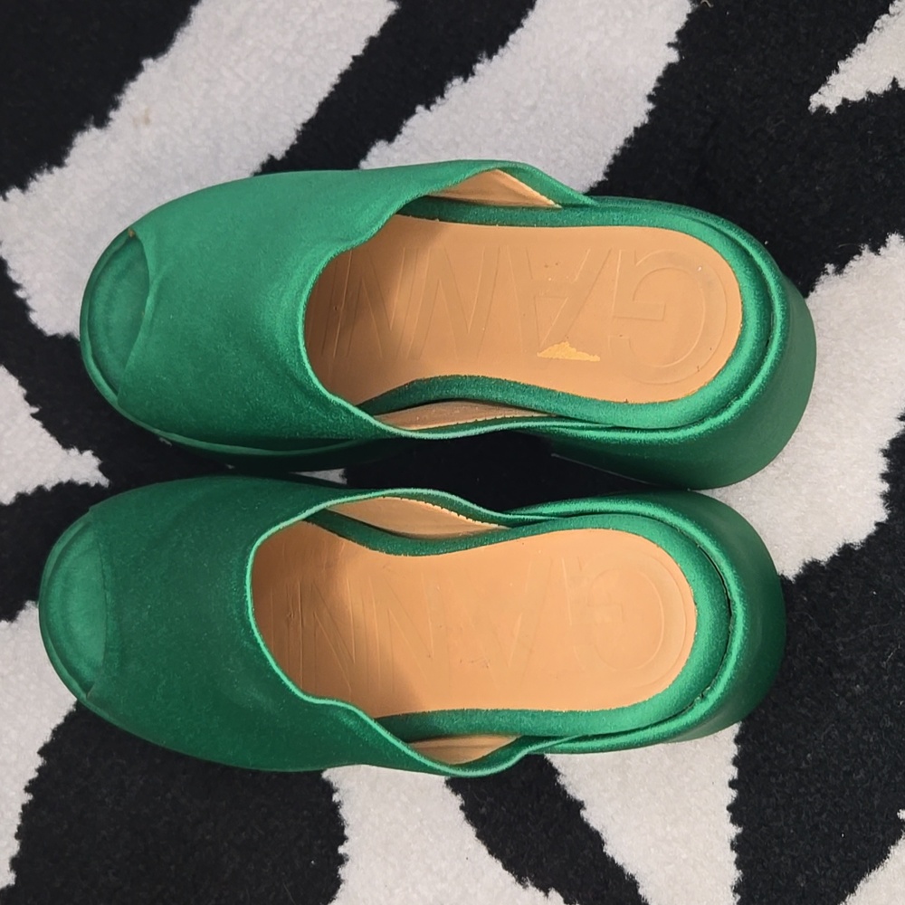 Ganni Green Mules & Clogs Vibrant Design - Picture 4 of 10